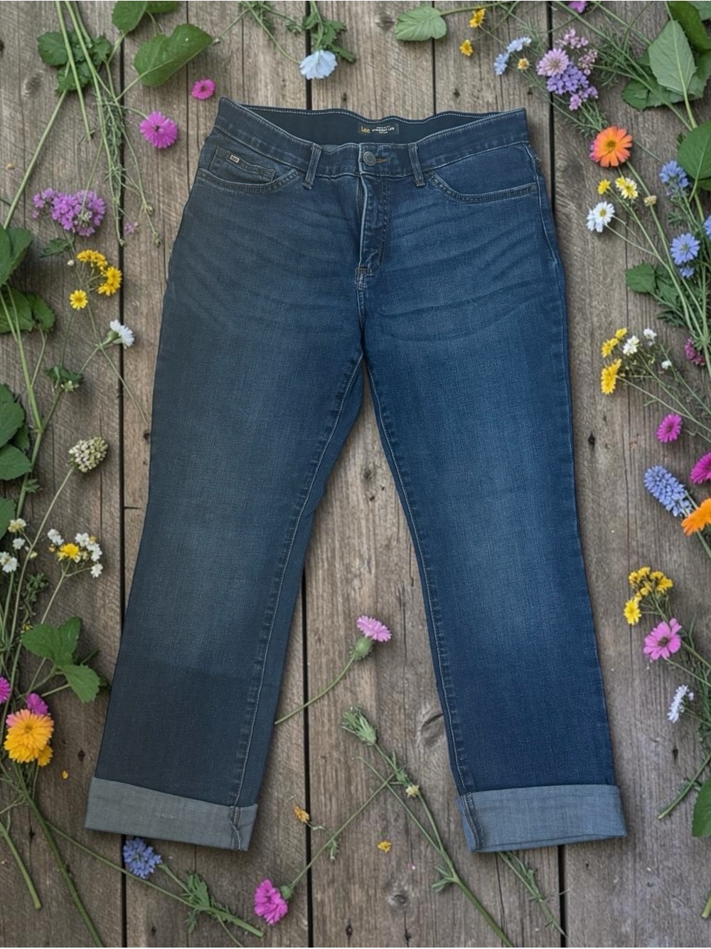 Lee Mid-Rise Straight Leg Regular Fit Flex MotionCropped Jeans